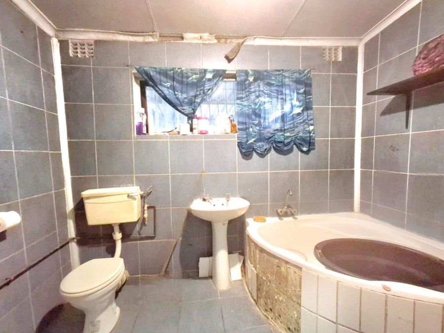 7 Bedroom Property for Sale in Amalinda Eastern Cape